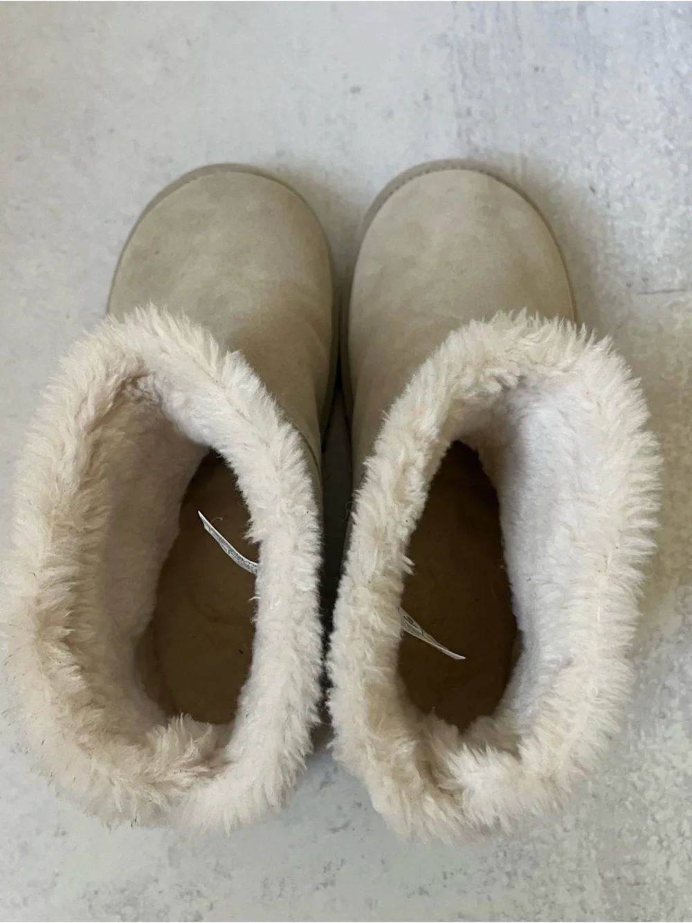 UGG Suede Ankle Boot 8 Lined Single Button Koolaburra Nalie
